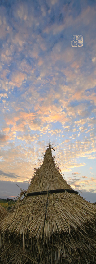 Haystacks_9642 Photopjiku done Hanko